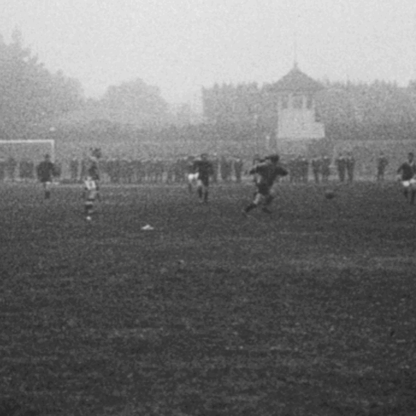 Footage of soccer played in San Francisco in 1921